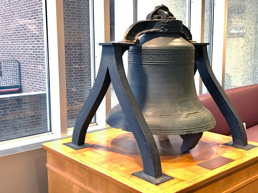 Caesar's Bell, Van Pelt.